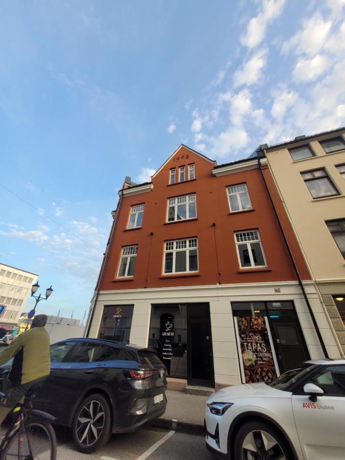 Single Elegant Room I Sentrum- Sea View Alesund Exterior photo