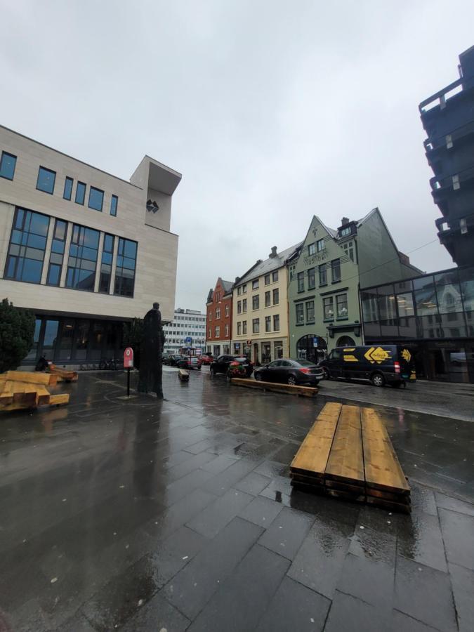 Single Elegant Room I Sentrum- Sea View Alesund Exterior photo